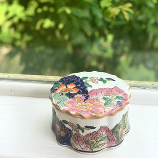 Tobacco Leaf Vanity Box